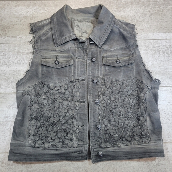 White Crow Distressed Denim Vest Crochet Size Medium - Picture 1 of 5